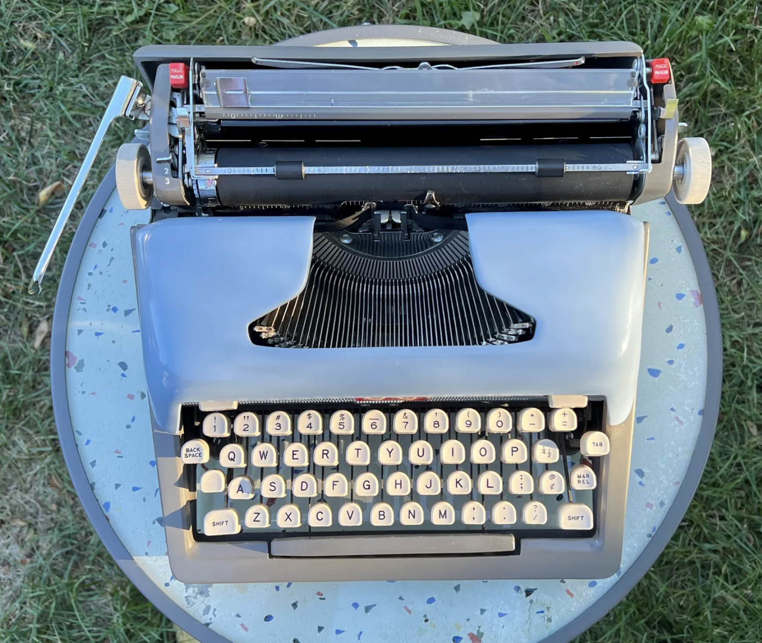 Royal Futura 800 — Detroit Type Works